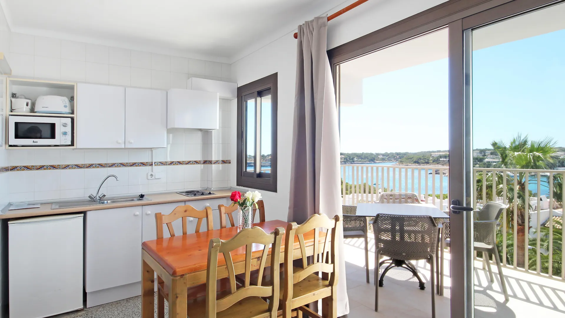 Aparthotel Niu D\'Aus contacts