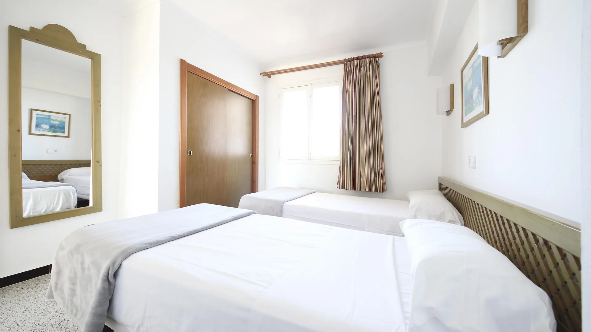 Aparthotel Niu D'Aus Porto Petro